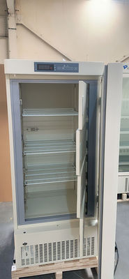 실험실은 똑바로 홀로 우수한 절연성능과 냉장고가 서 있습니다